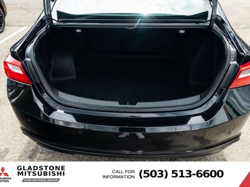 Used 2024 Chevrolet Malibu LT FWD image 8