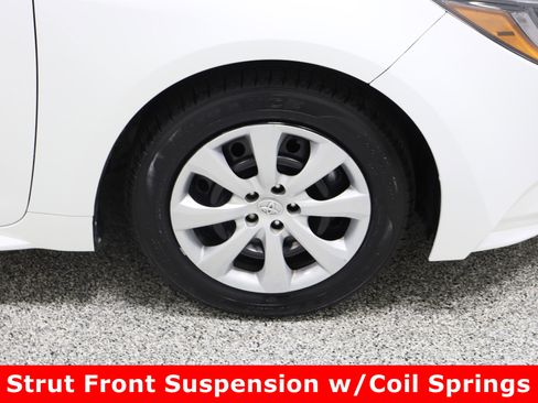 Used 2023 Toyota Corolla LE image 5