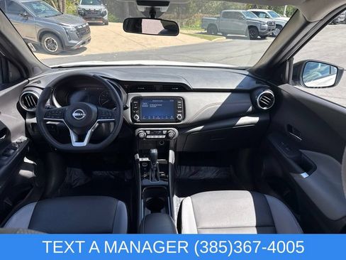 Used 2023 Nissan Kicks SR w/ SR Premium Package FWD image 14