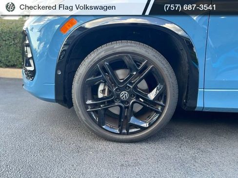 Used 2026 Volkswagen Tiguan SE R-Line AWD/4WD image 5