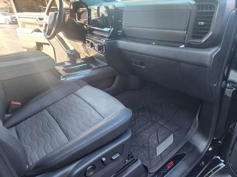 Used 2023 Chevrolet Silverado 1500 ZR2 w/ Technology Package image 11