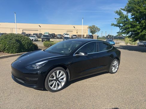 Used 2019 Tesla Model 3 Standard Range Plus RWD image 4