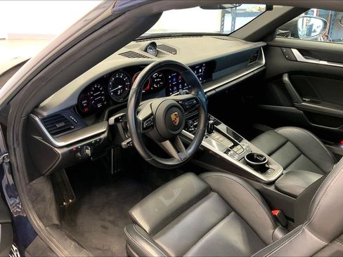 Used 2022 Porsche 911 Cabriolet image 3