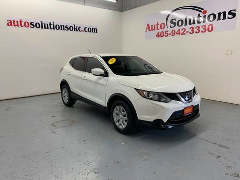 Used 2019 Nissan Rogue Sport S image 1