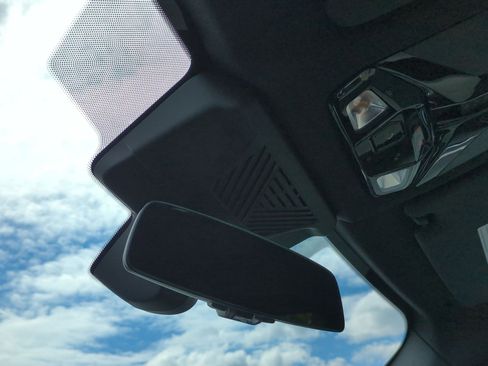 Certified 2026 BMW X1 xDrive28i w/ Convenience Package image 25