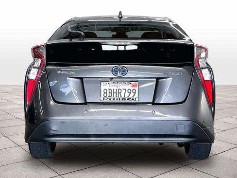 Used 2017 Toyota Prius Two w/ Prius Two Safety Plus Package FWD image 7