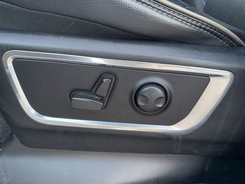 Used 2024 RAM 1500 Laramie image 12