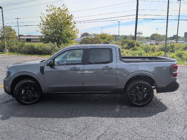 Used 2025 Ford Maverick Lariat w/ Black Appearance Package AWD/4WD image 2