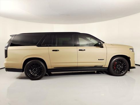 Used 2023 Cadillac Escalade ESV V image 31