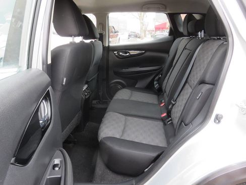 Used 2021 Nissan Rogue Sport SV image 18