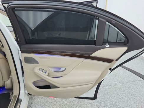 Used 2017 Mercedes-Benz S 550 Sedan image 31