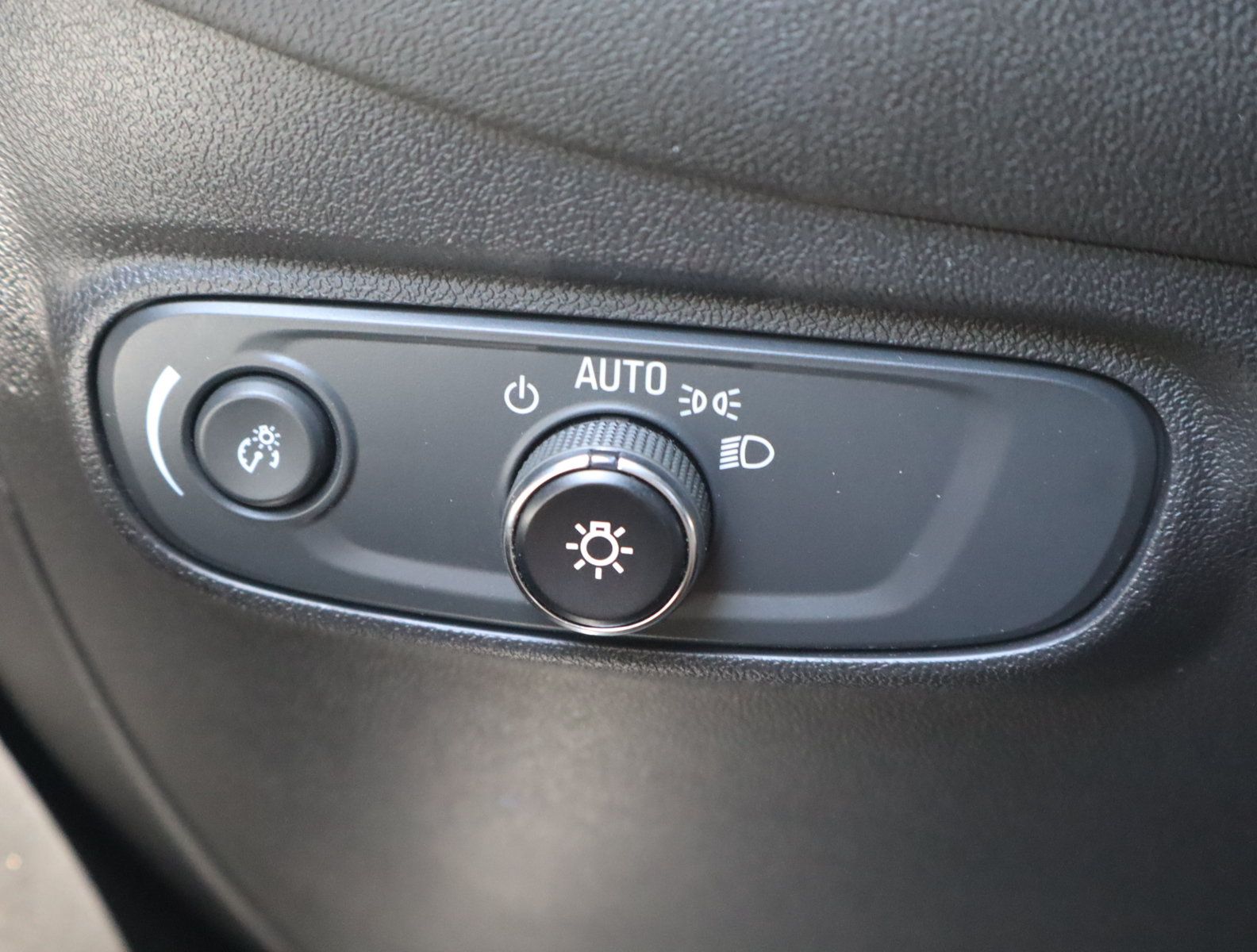 Used 2024 Chevrolet Equinox LS FWD image 20