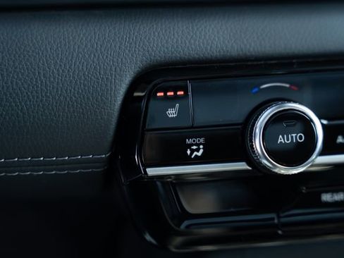 New 2025 Honda Pilot Touring image 31