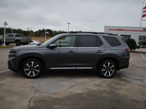 Used 2023 Honda Pilot Elite image 2