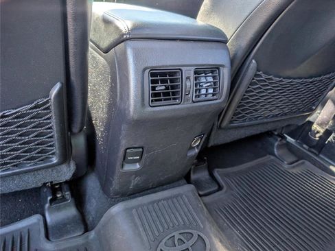 Used 2015 Toyota 4Runner Limited image 31