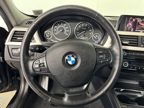 Used 2017 BMW 320i xDrive Sedan AWD/4WD image 12