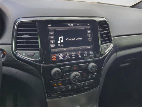 Used 2022 Jeep Grand Cherokee Laredo X image 10