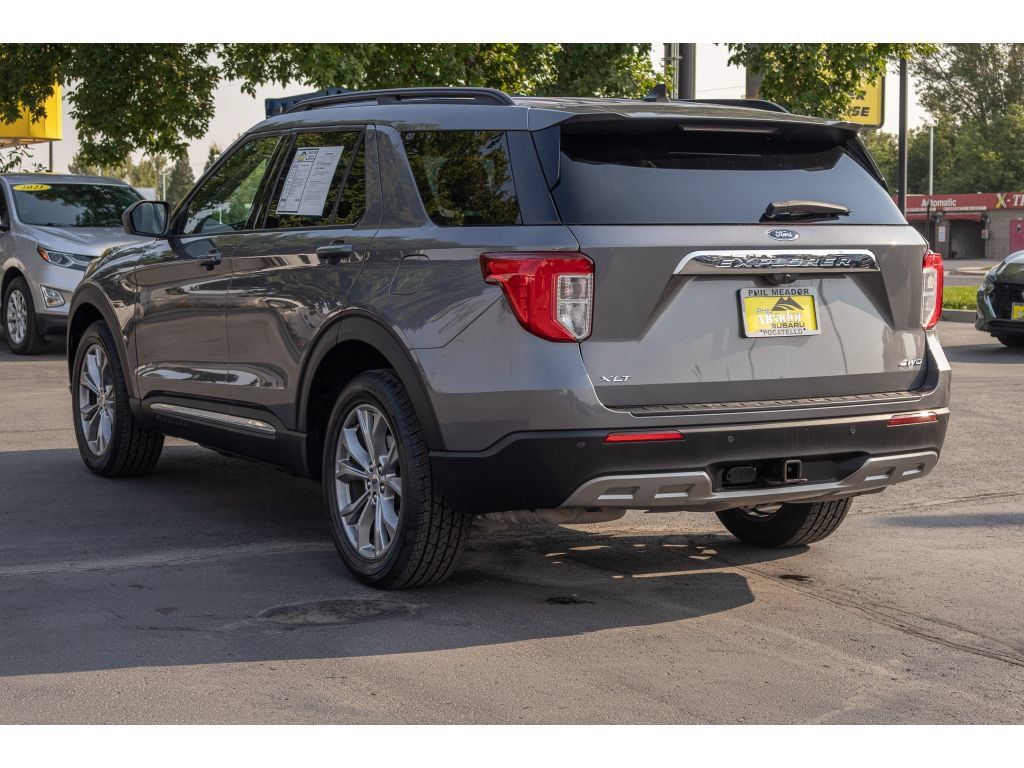 Used 2022 Ford Explorer XLT w/ Equipment Group 202A AWD/4WD image 5
