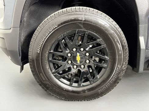 Used 2025 Chevrolet Silverado EV LT AWD/4WD image 31