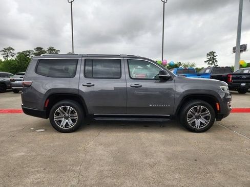 Used 2024 Jeep Wagoneer Series II w/ Flexible Seating Group image 4