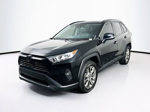 Used 2021 Toyota RAV4 XLE Premium FWD image 3
