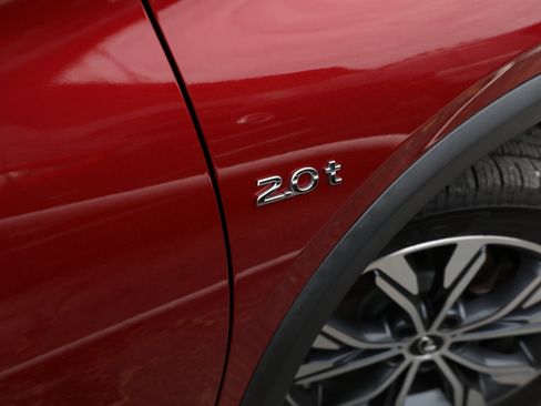 Used 2017 INFINITI QX30 Premium w/ Cargo Package image 13