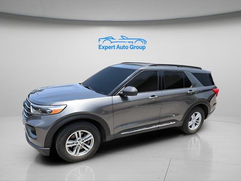 Used 2020 Ford Explorer XLT w/ Comfort Package AWD/4WD image 37
