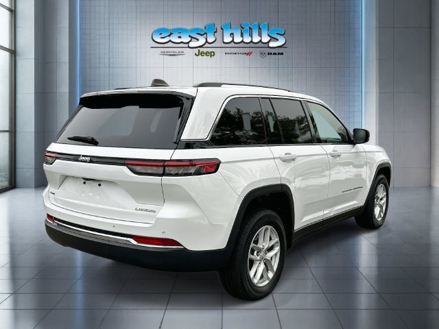 Certified 2024 Jeep Grand Cherokee Laredo X AWD/4WD image 3