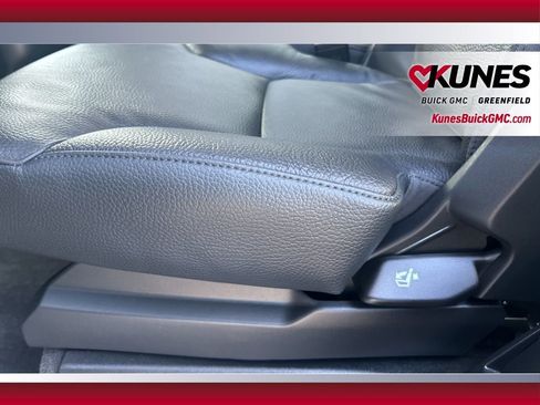 Used 2024 Volvo XC90 B5 Plus image 32