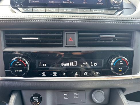 Certified 2025 Nissan Rogue SV FWD image 20