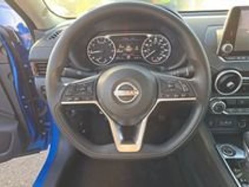 Used 2024 Nissan Sentra SV FWD image 18