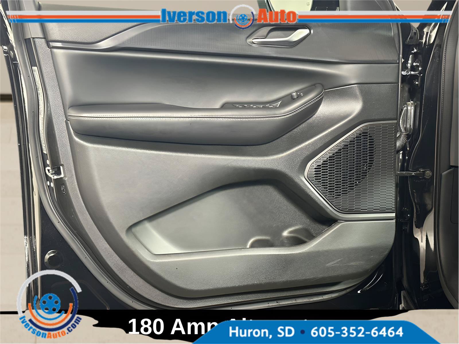Used 2024 Jeep Grand Cherokee L Altitude AWD/4WD image 15