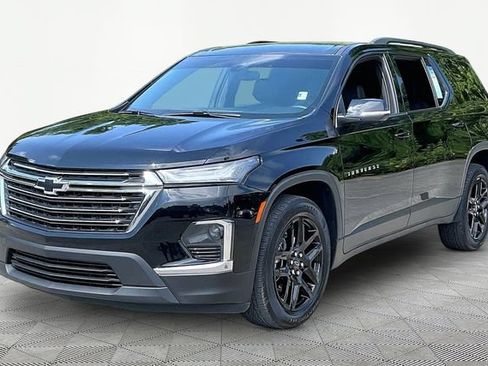 Used 2023 Chevrolet Traverse LT FWD image 3