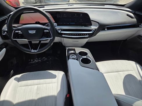 Used 2024 Cadillac Lyriq Sport RWD image 7