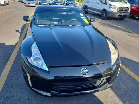 Used 2014 Nissan 370Z Coupe RWD image 5