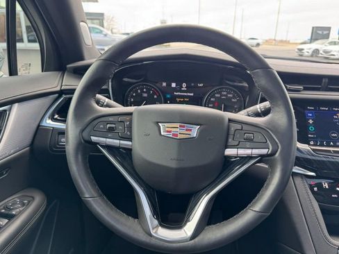 Used 2024 Cadillac XT6 Premium Luxury w/ Technology Package image 14