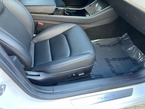 Used 2023 Tesla Model 3 Standard Range RWD image 9