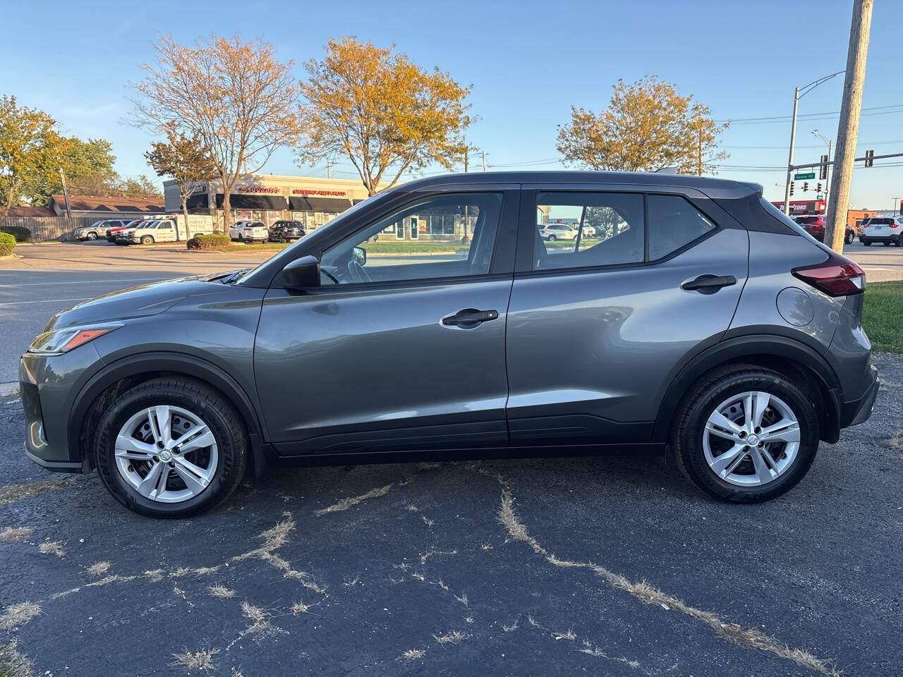 Used 2022 Nissan Kicks S FWD image 2