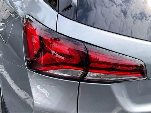 Used 2023 Chevrolet Equinox LT image 28