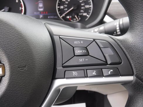 Used 2025 Nissan Altima 2.5 SV AWD/4WD image 15