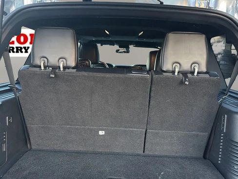 Used 2016 Lincoln Navigator Select image 20