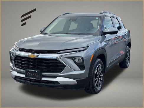 Used 2025 Chevrolet TrailBlazer LT AWD/4WD image 1