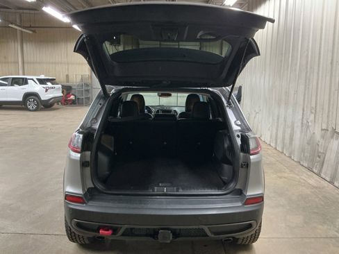 Used 2021 Jeep Cherokee Trailhawk w/ Sun & Sound Group image 8