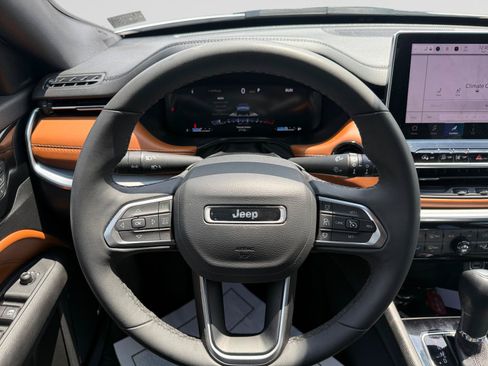 Used 2025 Jeep Compass Limited w/ Elite Group AWD/4WD image 12