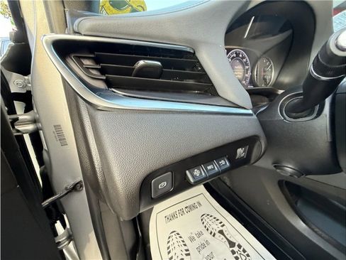 Used 2022 Buick Enclave Premium image 38