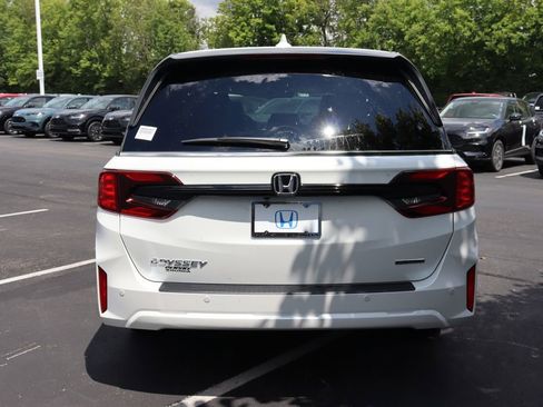 Certified 2026 Honda Odyssey Touring image 4