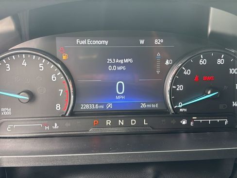 Used 2024 Ford Explorer XLT w/ Equipment Group 202A AWD/4WD image 9