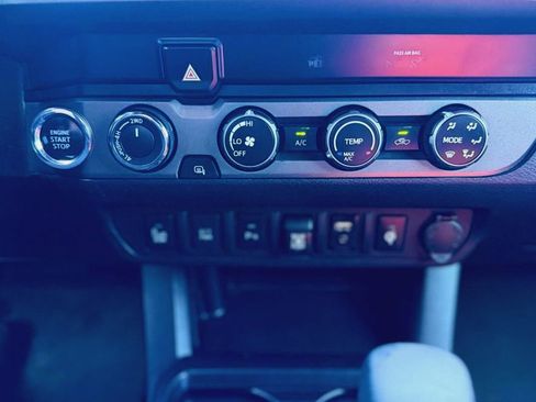 Used 2019 Toyota Tacoma TRD Off-Road image 35