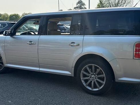 Used 2019 Ford Flex Limited image 3