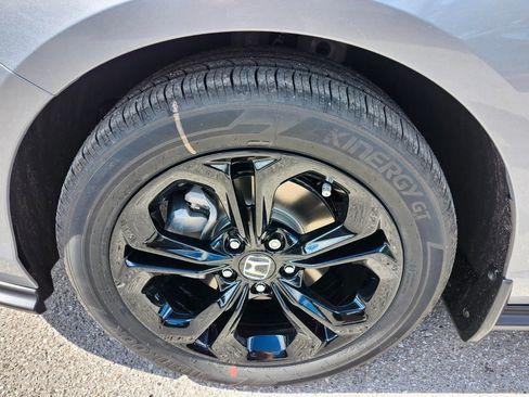 New 2025 Honda Accord SE image 18